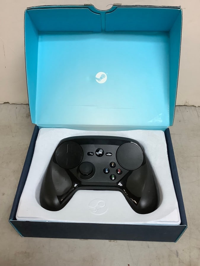 Steam controller (1 of 1)