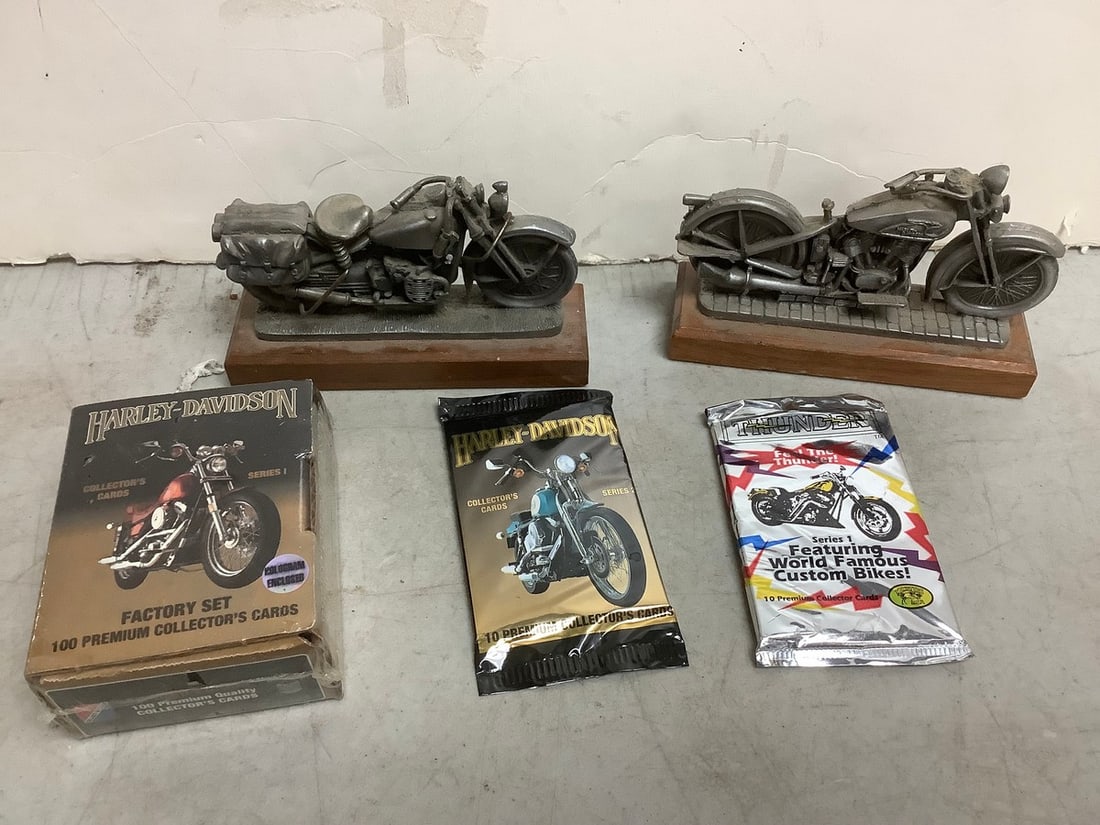 Harley Davidson collectible cards and statues(3.5in.tallest): Harley Davidson collectible cards and statues(3.5in.tallest)