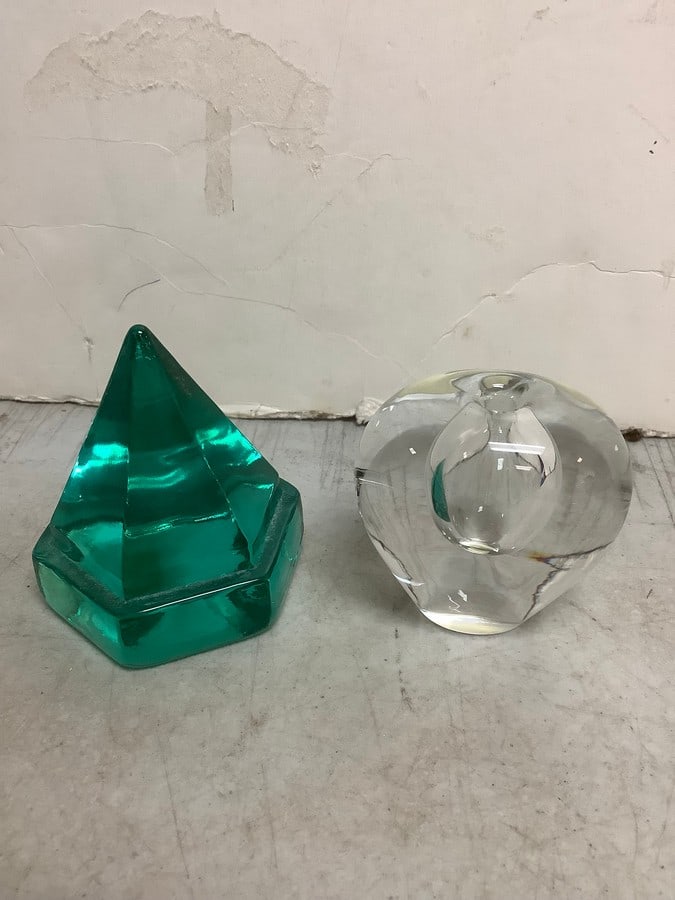 Paperweights(one signed Costa swedish-tallest 3.5in.): Paperweights(one signed Costa swedish-tallest 3.5in.)