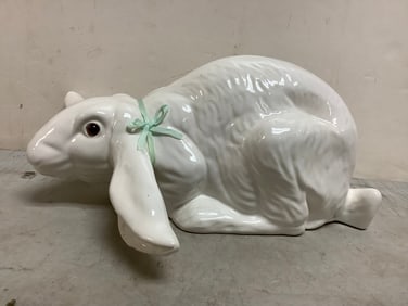 1984 T.T. ceramic rabbit(6in.tall)