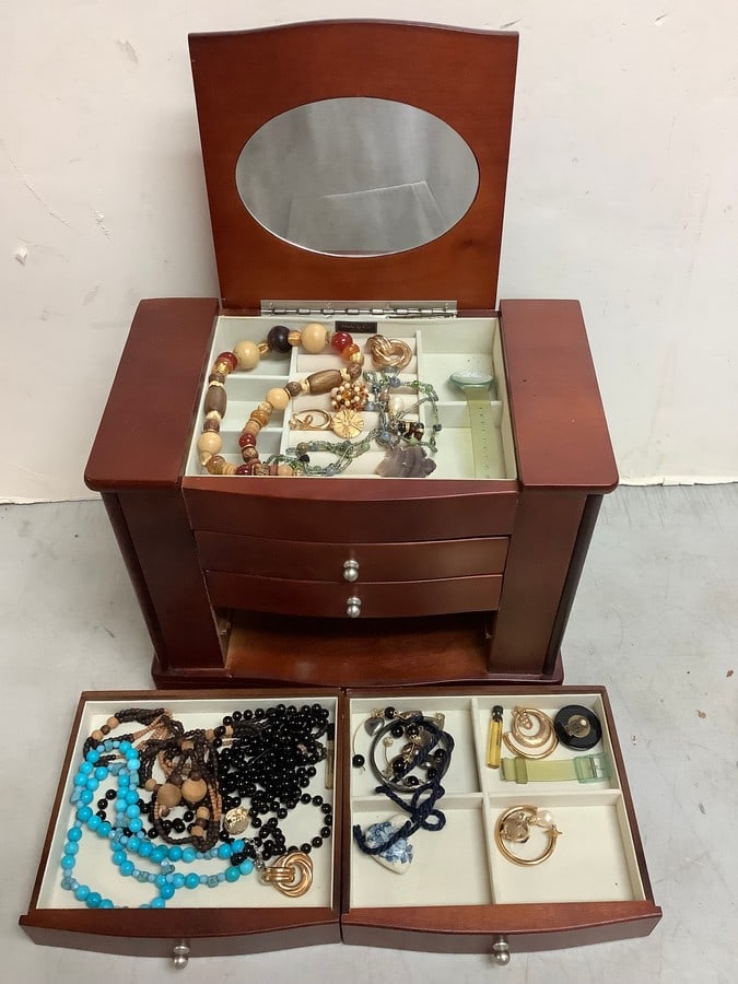 Myle and Co. jewelry box(13in.x8in.x10.5in.) with jewelry inside: Myle and Co. jewelry box(13in.x8in.x10.5in.) with jewelry inside