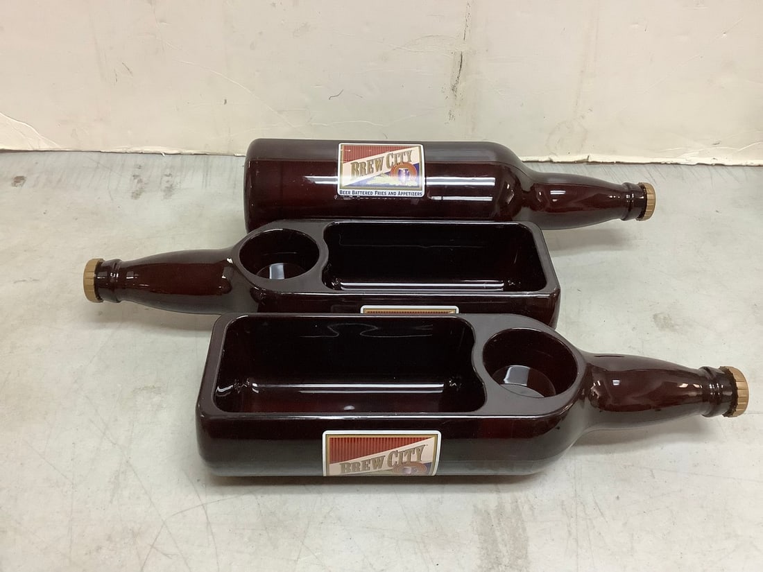 Brew City Plastic Serving Dishes with Sauce Holder (13.75inx3inx3.75in) (1 of 1)