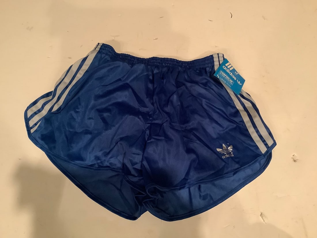 Vintage Adidas workout shorts(with tag): Vintage Adidas workout shorts(with tag)