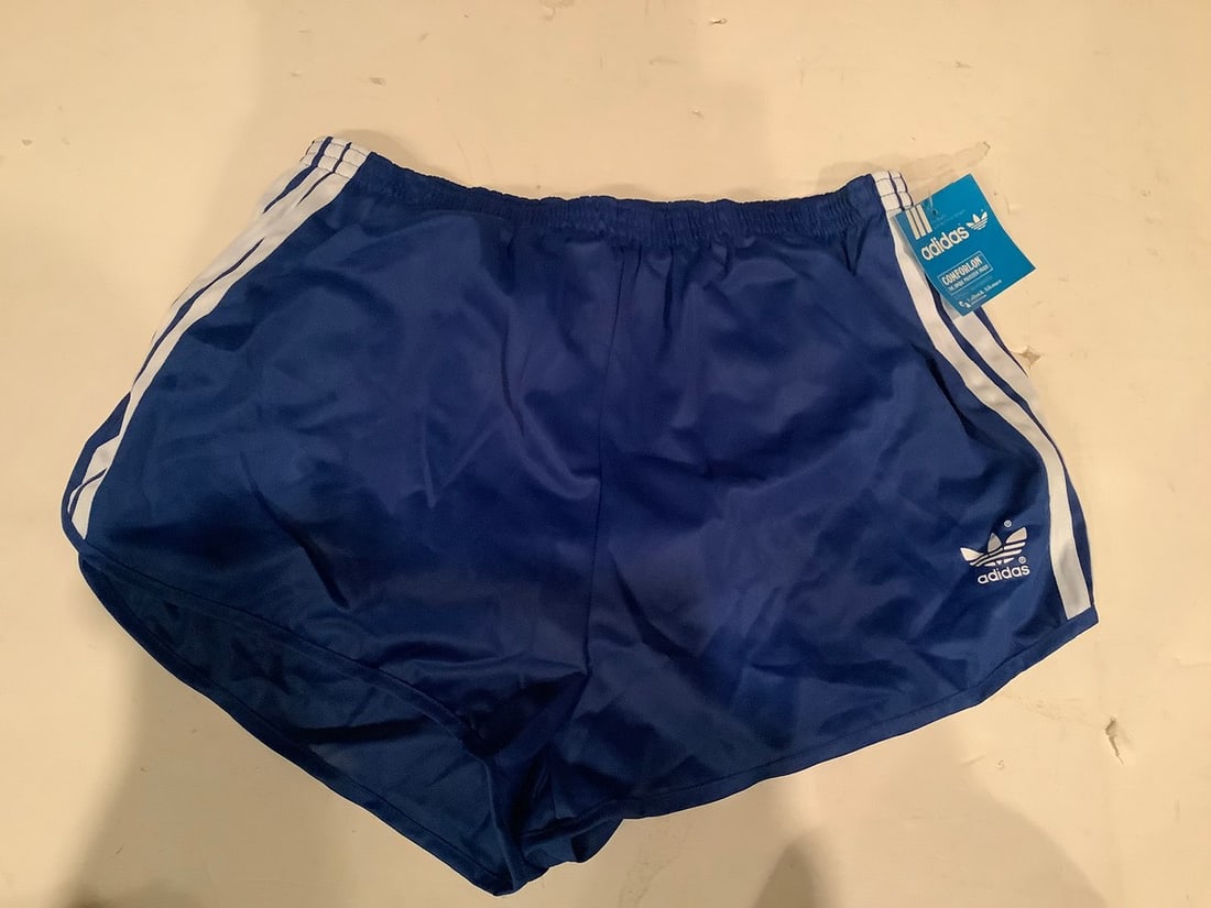 Vintage Adidas Comforlon shorts(L-36-38, with tag): Vintage Adidas Comforlon shorts(L-36-38, with tag)