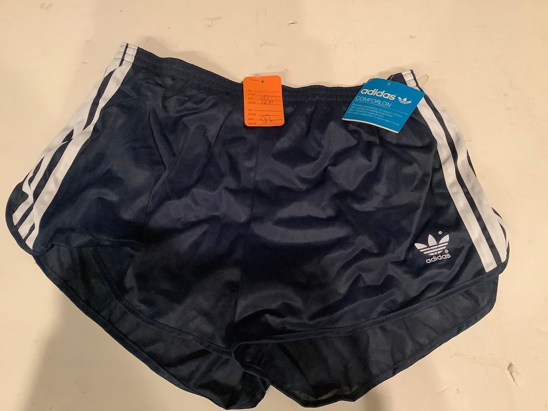 Vintage Adidas Comforlon shorts(L-36-38, with tag): Vintage Adidas Comforlon shorts(L-36-38, with tag)