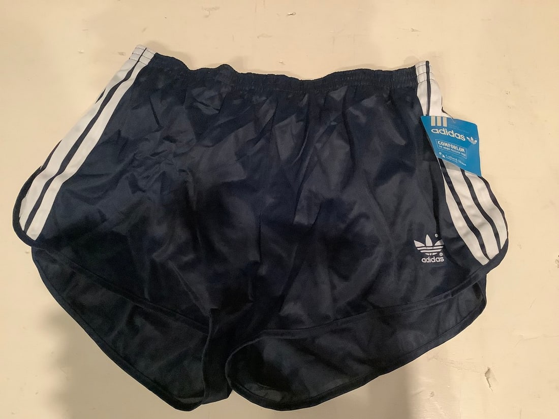 Vintage Adidas Comforlon shorts(L-36-38, with tag): Vintage Adidas Comforlon shorts(L-36-38, with tag)