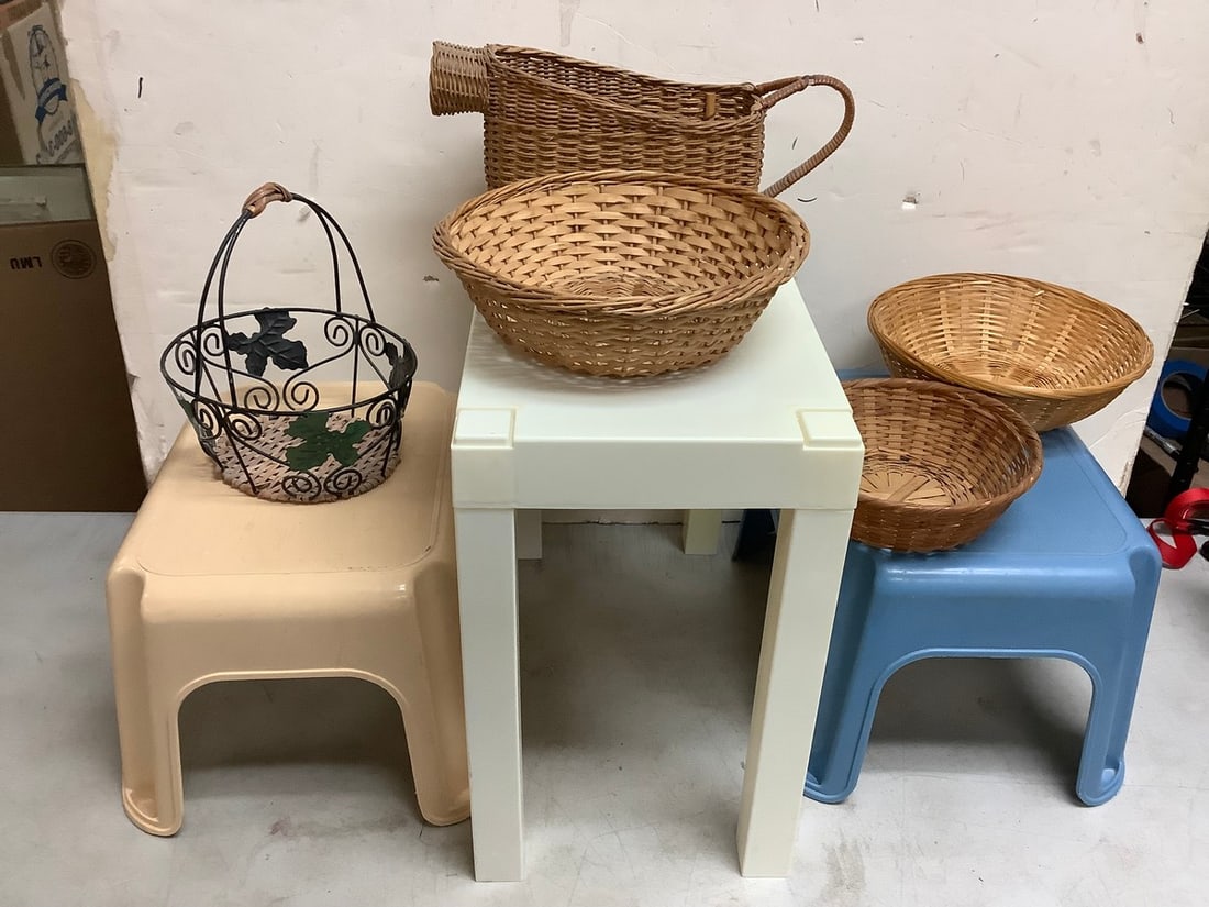 Rubbermaid stools, plastic table(18in.x10in.x16in.), and wicker baskets: Rubbermaid stools, plastic table(18in.x10in.x16in.), and wicker baskets