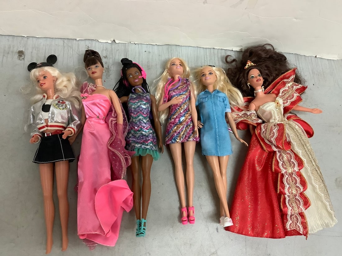 BARBIE DOLLS: BARBIE DOLLS