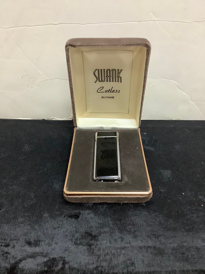 Swank cutlass lighter: Swank cutlass lighter