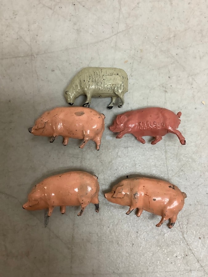 Vintage lead pigs: Vintage lead pigs