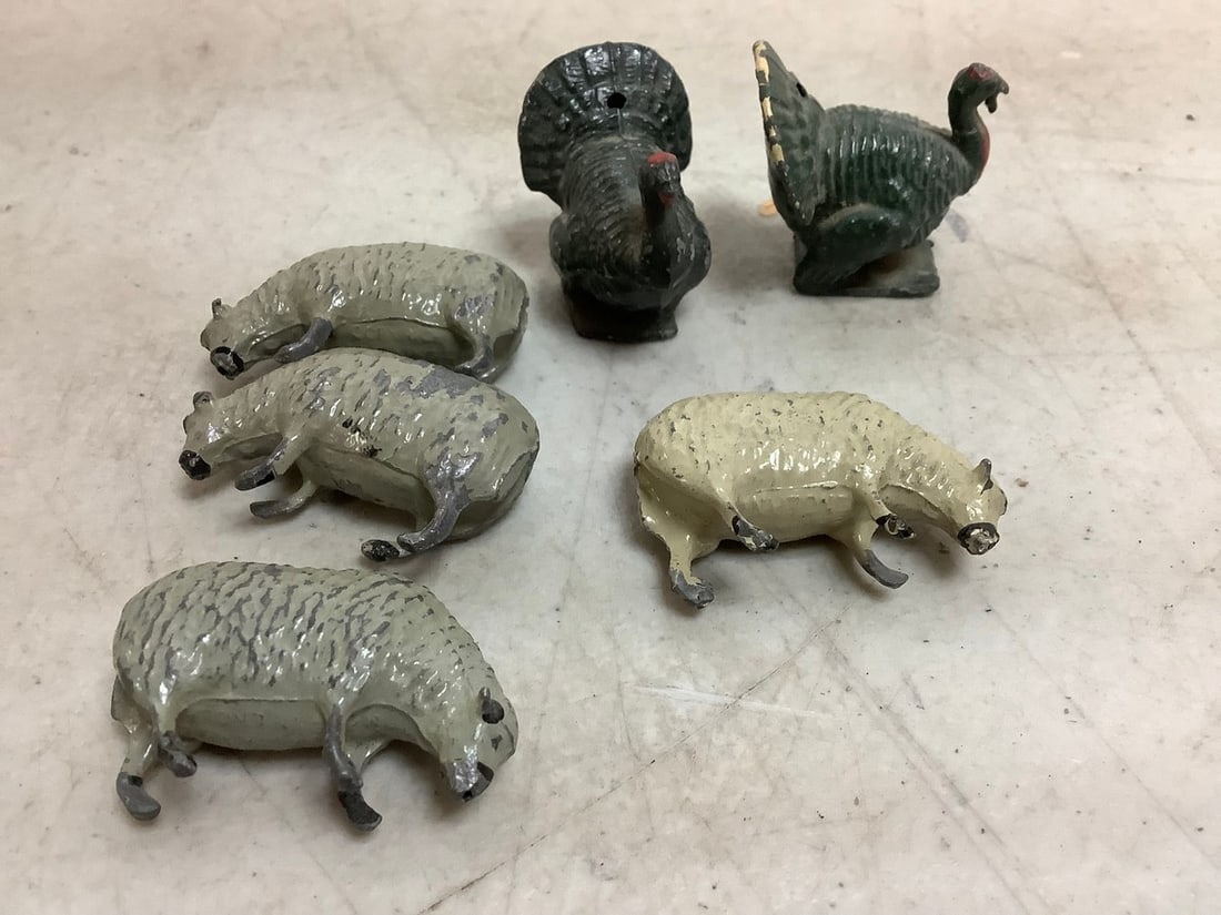 Vintage lead sheep and turkey (1 of 1)