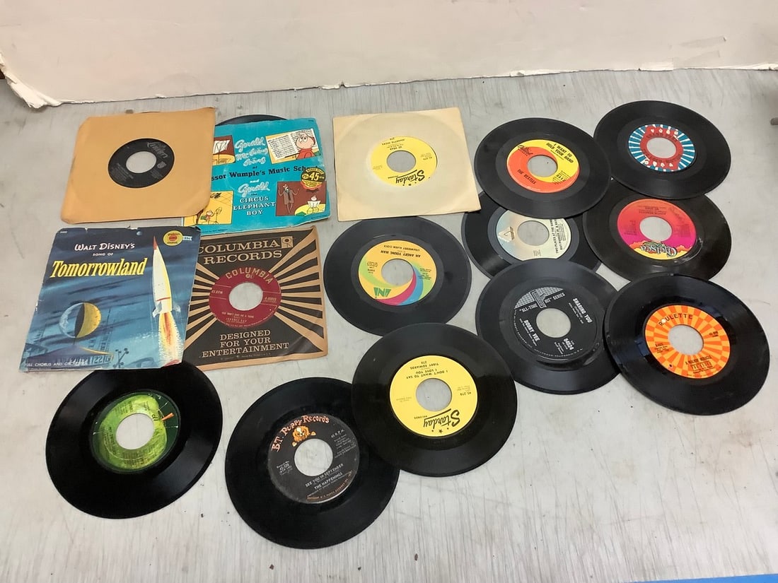 Vintage 45's(The Beatles, Austin Roberts, and more) (1 of 1)