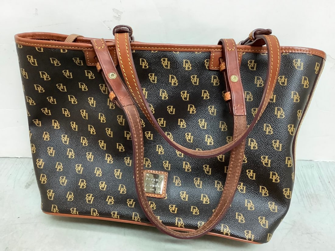 Dooney & Bourke purse (1 of 1)
