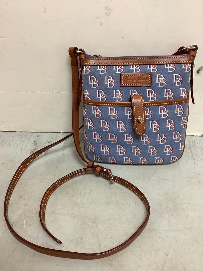 Dooney & Bourke handbag (1 of 1)
