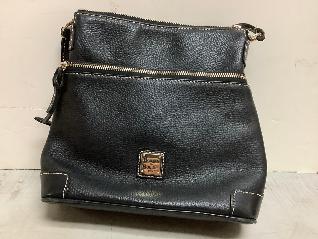 Dooney & Bourke purse (1 of 1)