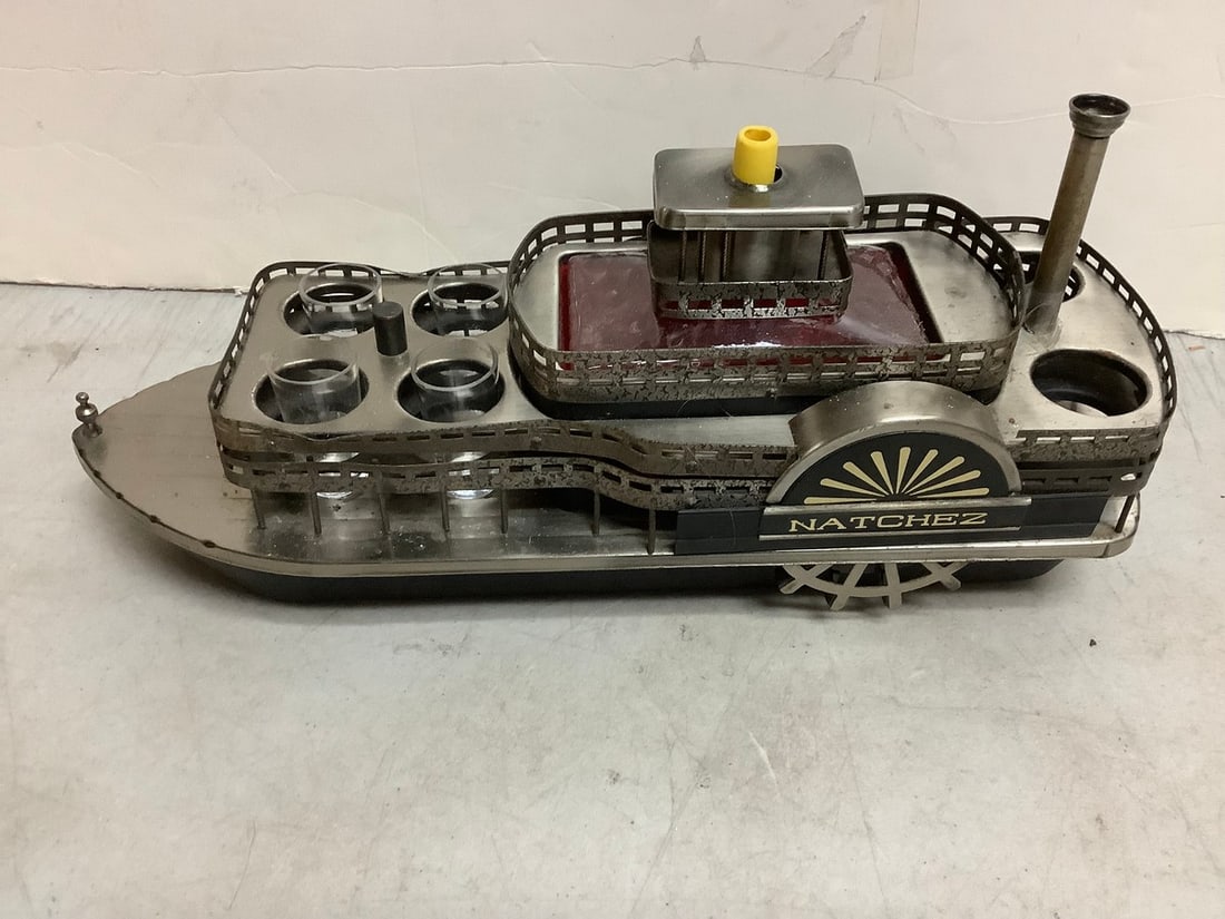 VTG Natchez Steamboat Musical Liquor Decanter Set (7inx14.5inx5in): VTG Natchez Steamboat Musical Liquor Decanter Set (7inx14.5inx5in)