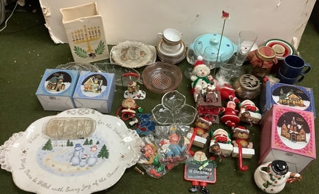 Friends Display Piece (6in Tall)and Vintage Souvenir Magnets