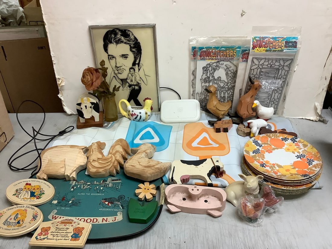 Interactive gaming dance mat, Wildwood serving tray,framed Elvis Presley artwork(10in.x15in.),animal (1 of 1)