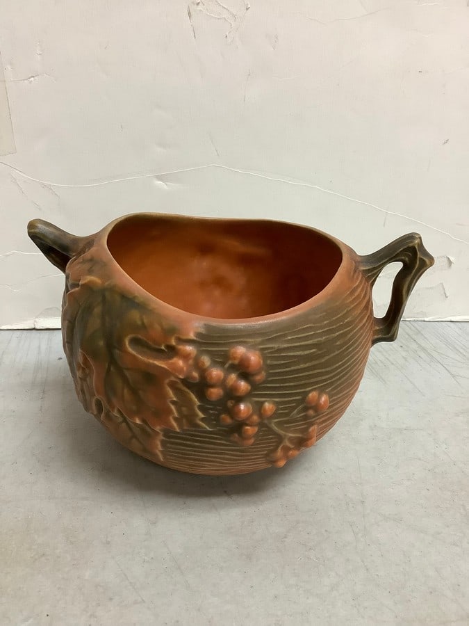 Roseville planter(4.5in.tall) (1 of 1)