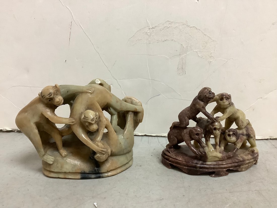 Vintage soapstone statues(3.5in.tallest): Vintage soapstone statues(3.5in.tallest)