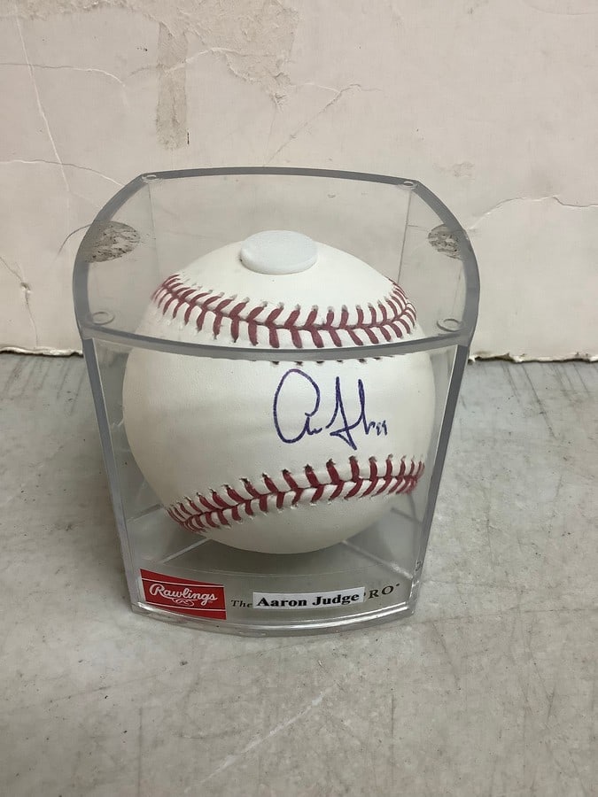 Aaron Judge encased signed baseball(3in.x3in.x3in.): Aaron Judge encased signed baseball(3in.x3in.x3in.)