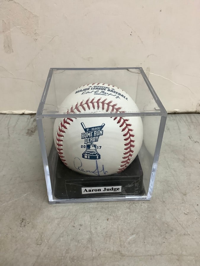 Aaron Judge encased signed baseball(3in.x3in.x3in.): Aaron Judge encased signed baseball(3in.x3in.x3in.)