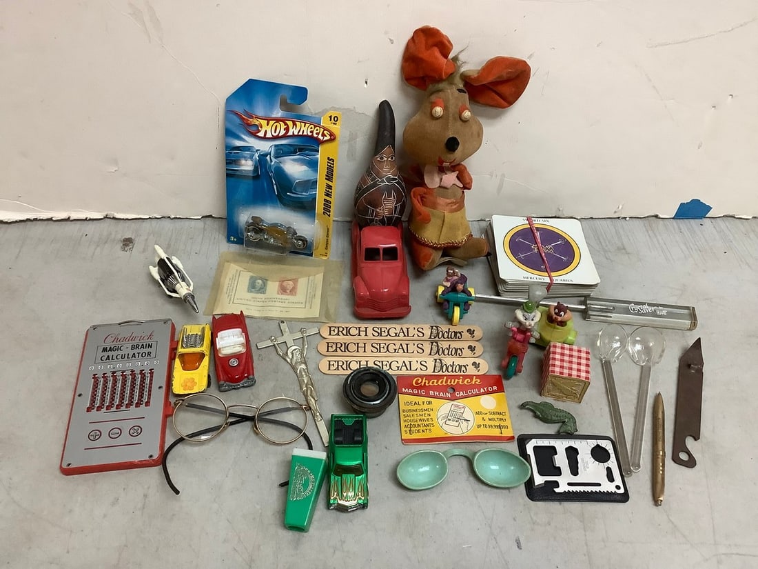 Vintage Toys, Chadwick Magic Brain Calculator, Trommers Beer Bottle Opener, Glasses and more: Vintage Toys, Chadwick Magic Brain Calculator, Trommers Beer Bottle Opener, Glasses and more