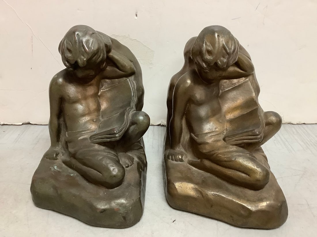 Vintage bookends signed Morani(6.5in.tall): Vintage bookends signed Morani(6.5in.tall)