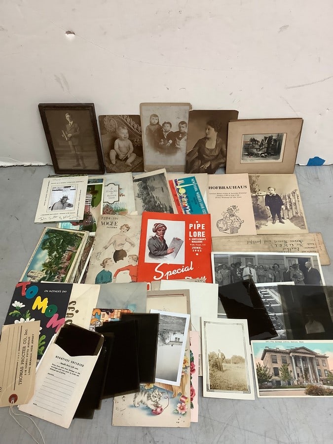 Vintage ephemera (photographs, cards, and more): Vintage ephemera (photographs, cards, and more)