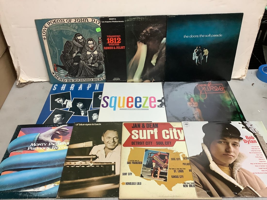 Vintage records(The Doors, Bob Dylan, and more): Vintage records(The Doors, Bob Dylan, and more)