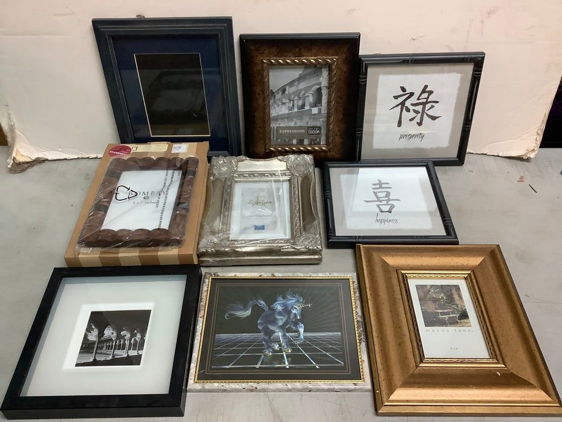 Empty photo frames(various sizes) (1 of 1)