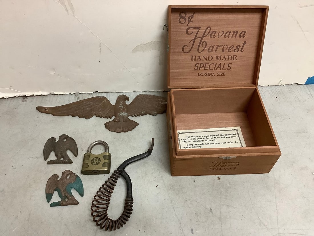 Wooden cigar box(7in.x6in.x3.5in.),vintage lock, and decor: Wooden cigar box(7in.x6in.x3.5in.),vintage lock, and decor