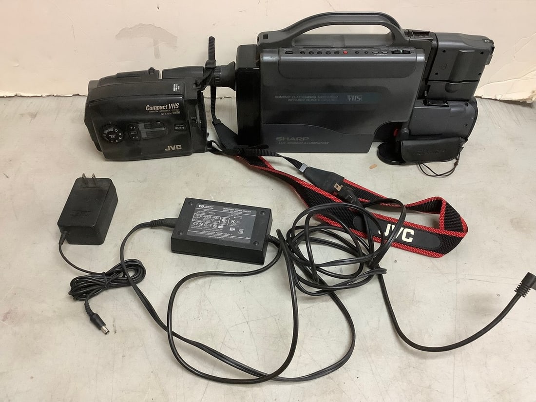 Vintage JVC camcorder (1 of 1)