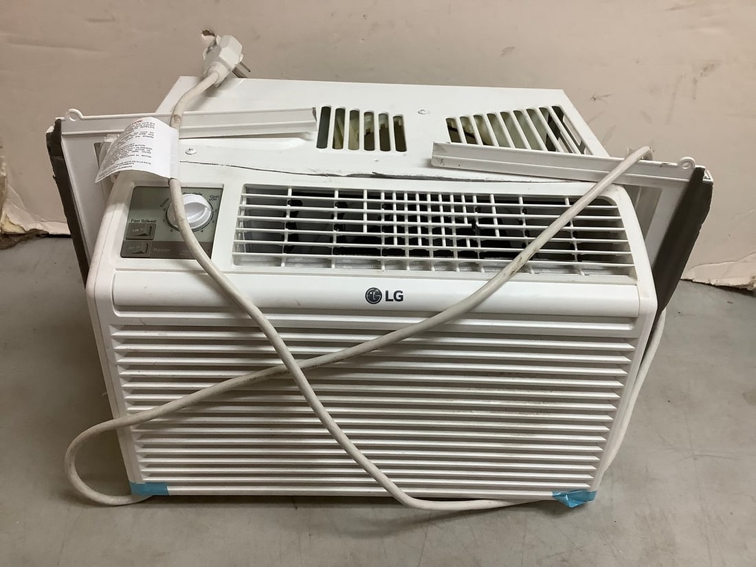 LG Air Conditioner (Model Number - LW5016) 11.5inx23inx15in (1 of 1)