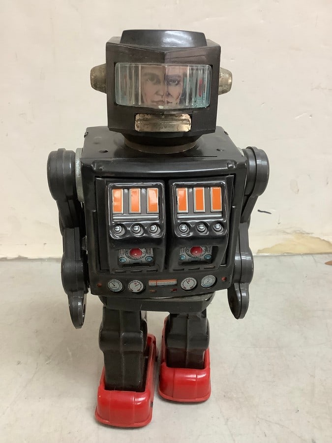 Vintage made in japan battery powered robot(11.5in.tall) (1 of 1)
