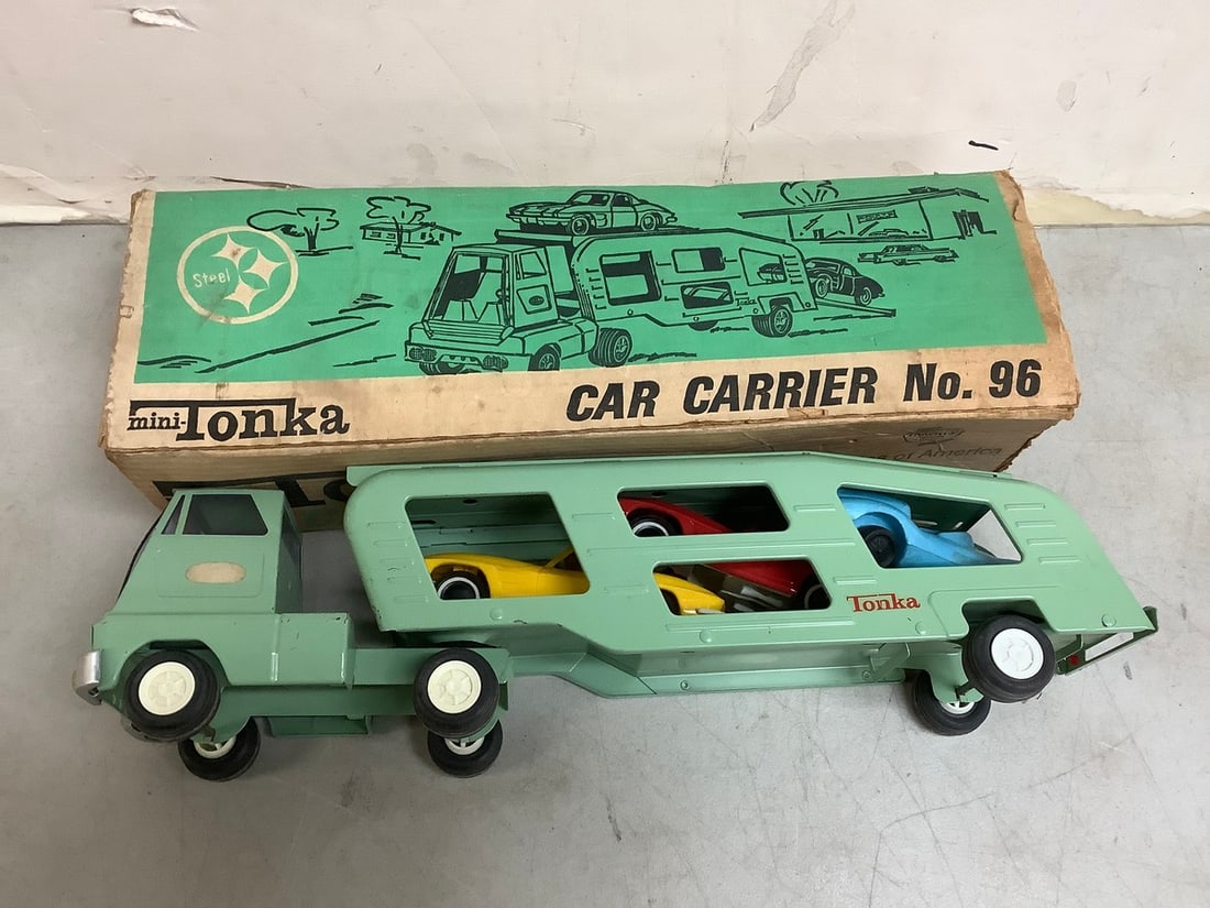 Vintage Tonka car carrier(no.96) with box: Vintage Tonka car carrier(no.96) with box