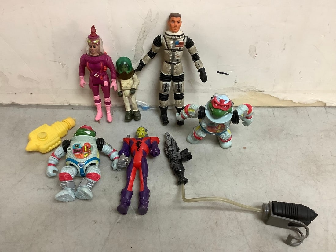 Various action figures(6.25in.tallest) (1 of 1)