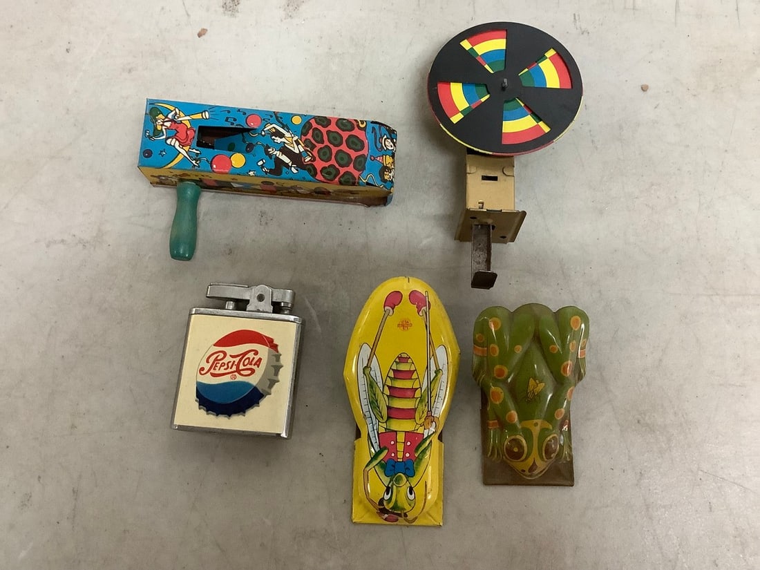 Vintage Pepsi-cola lighter and vintage metal toys: Vintage Pepsi-cola lighter and vintage metal toys