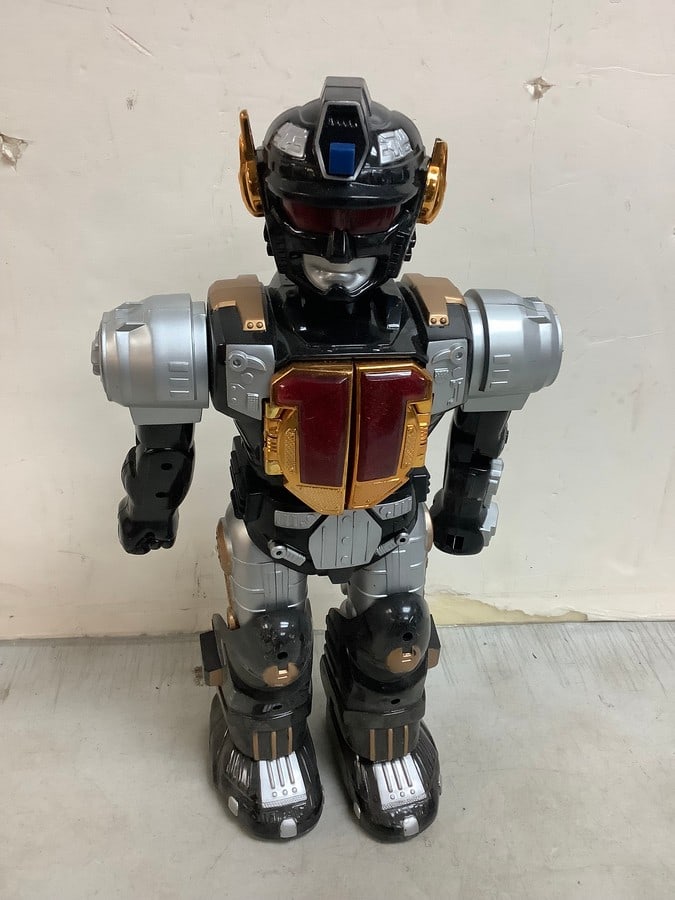 Vintage Millenium robot toy(16.5in.tall): Vintage Millenium robot toy(16.5in.tall)