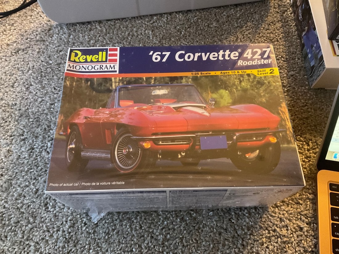 revell monogram '67 corvette 427 roadster model sealed: revell monogram '67 corvette 427 roadster model sealed