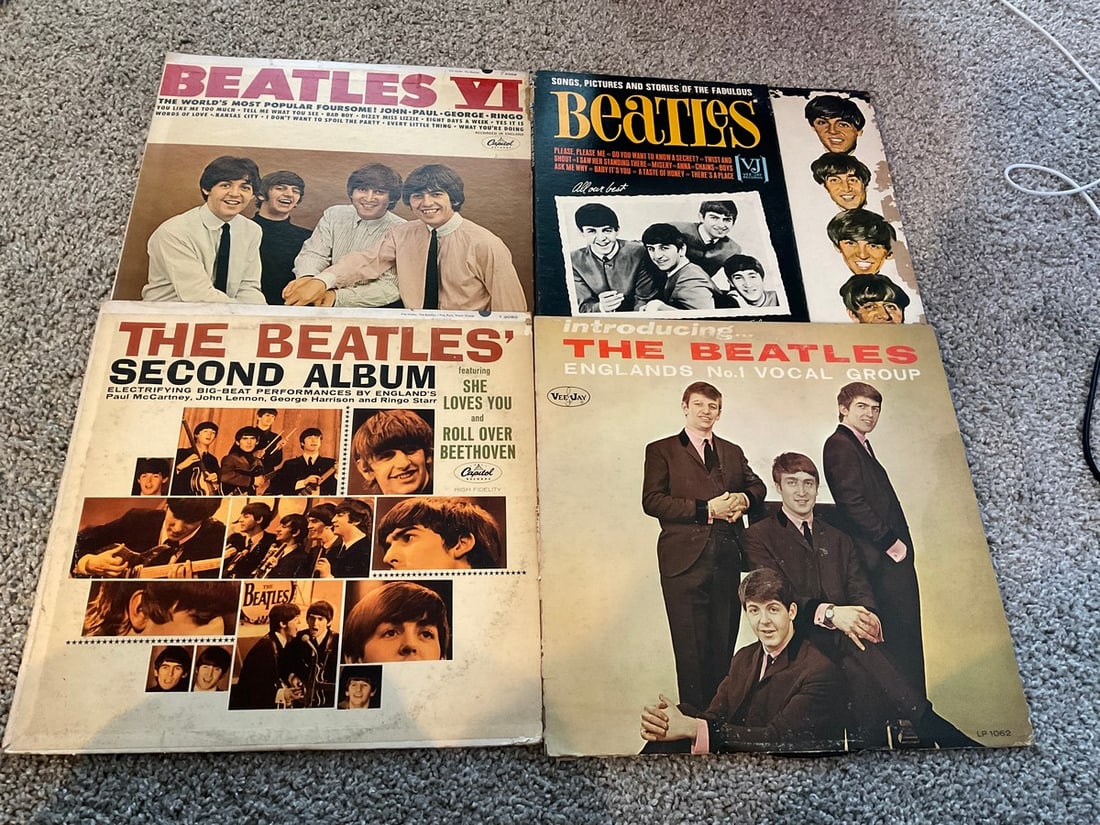 Lot of 4 Vintage Beatles Records (1 of 1)