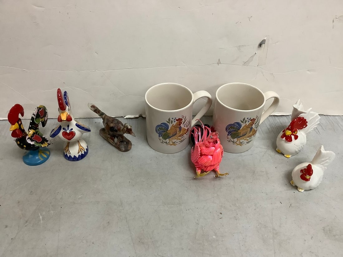 Rooster mugs and decor: Rooster mugs and decor