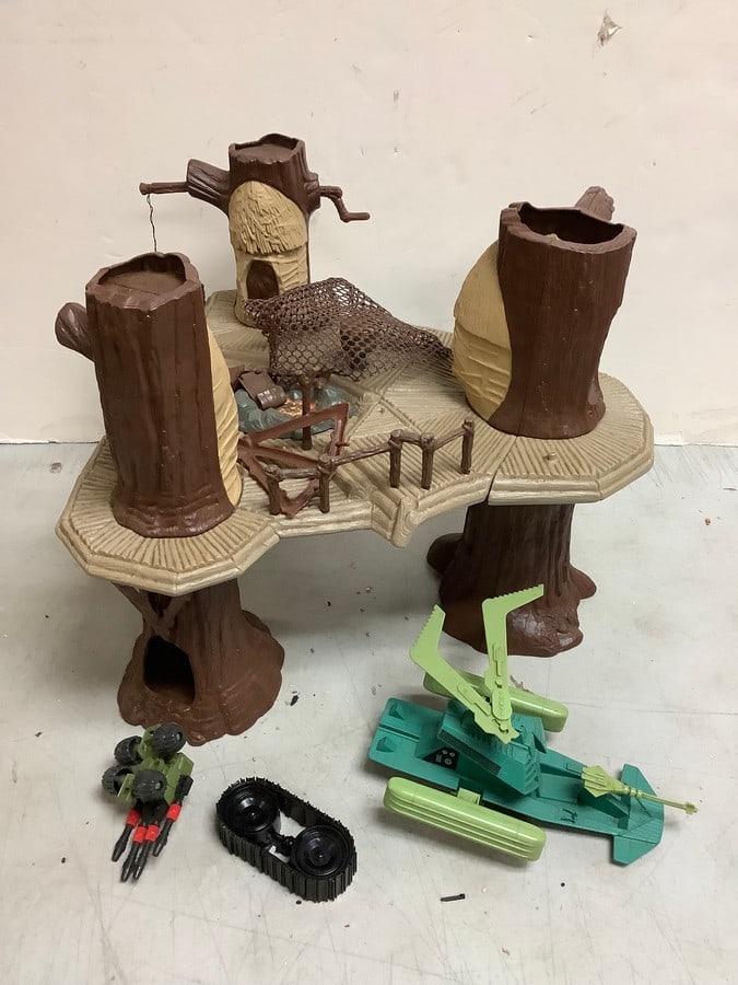 Vintage Star Wars Village Playset(tallest 14.5in.) (1 of 1)