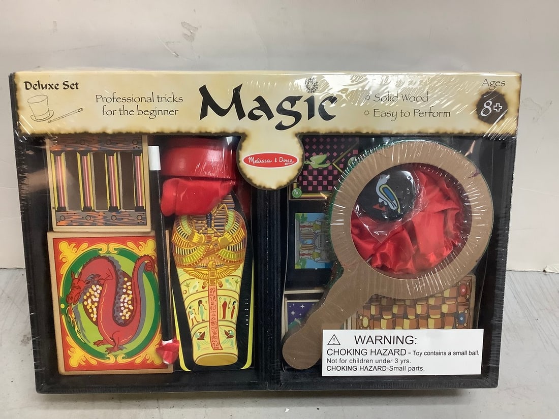 Melissa & Doug Deluxe MAgig set (new-sealed): Melissa & Doug Deluxe MAgig set (new-sealed)