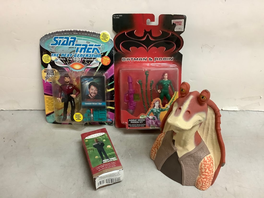 Batman & Robin Jungle Venom Poison Ivy action figure set(new in package), Star Trek Commander (1 of 1)