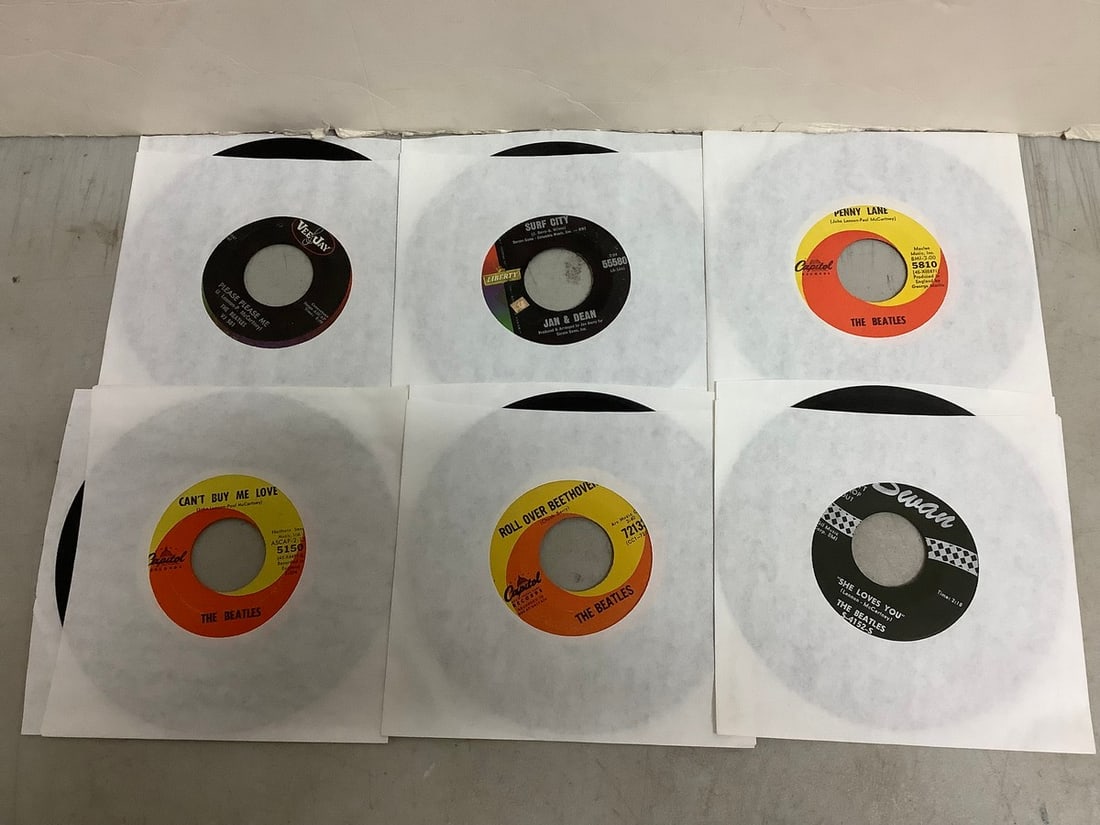 Vintage 45's(The Beatles, Jan and Dean): Vintage 45's(The Beatles, Jan and Dean)