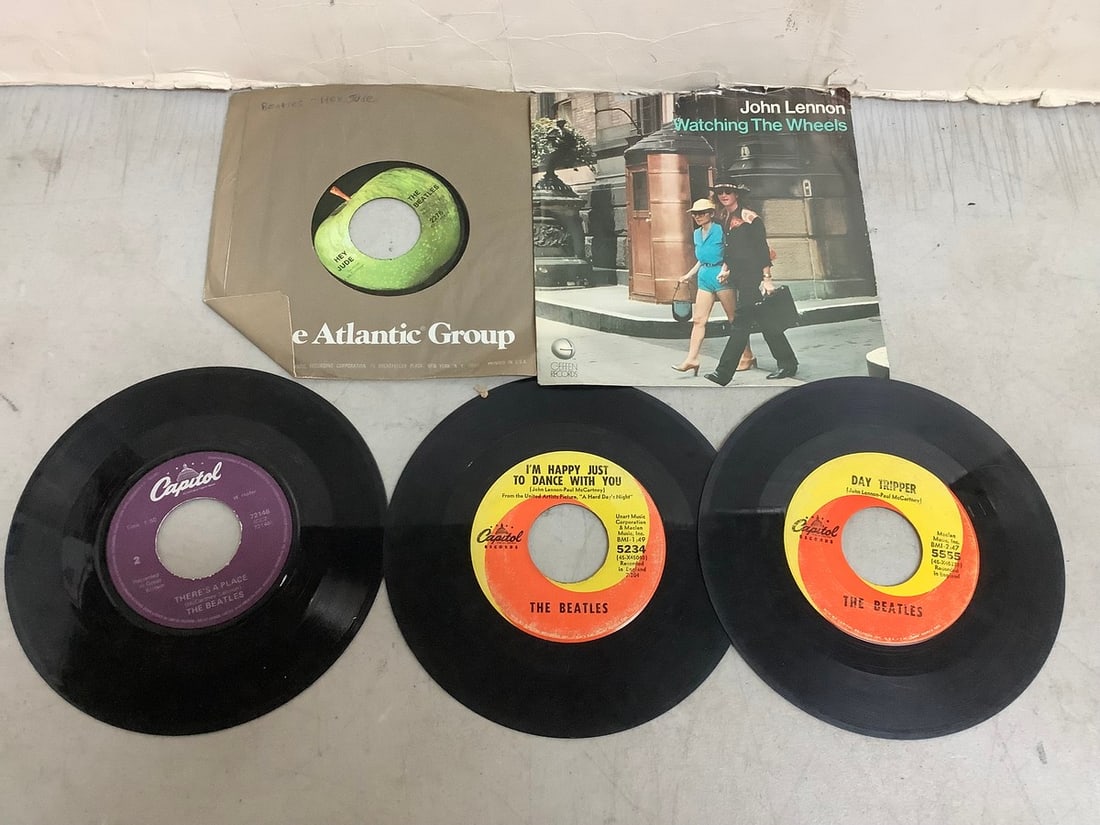 Vintage 45's(The Beatles, John Lennon): Vintage 45's(The Beatles, John Lennon)