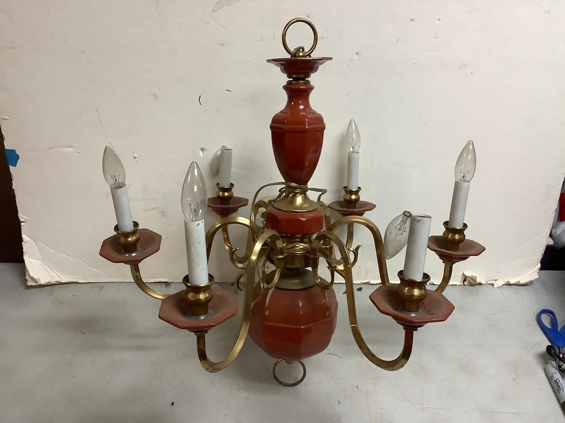 Vintage Light Fixture (24in Tall): Vintage Light Fixture (24in Tall)