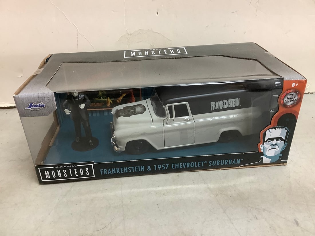 Universal Monsters Frankenstein & 1957 Chevrolet Suburban: Universal Monsters Frankenstein & 1957 Chevrolet Suburban