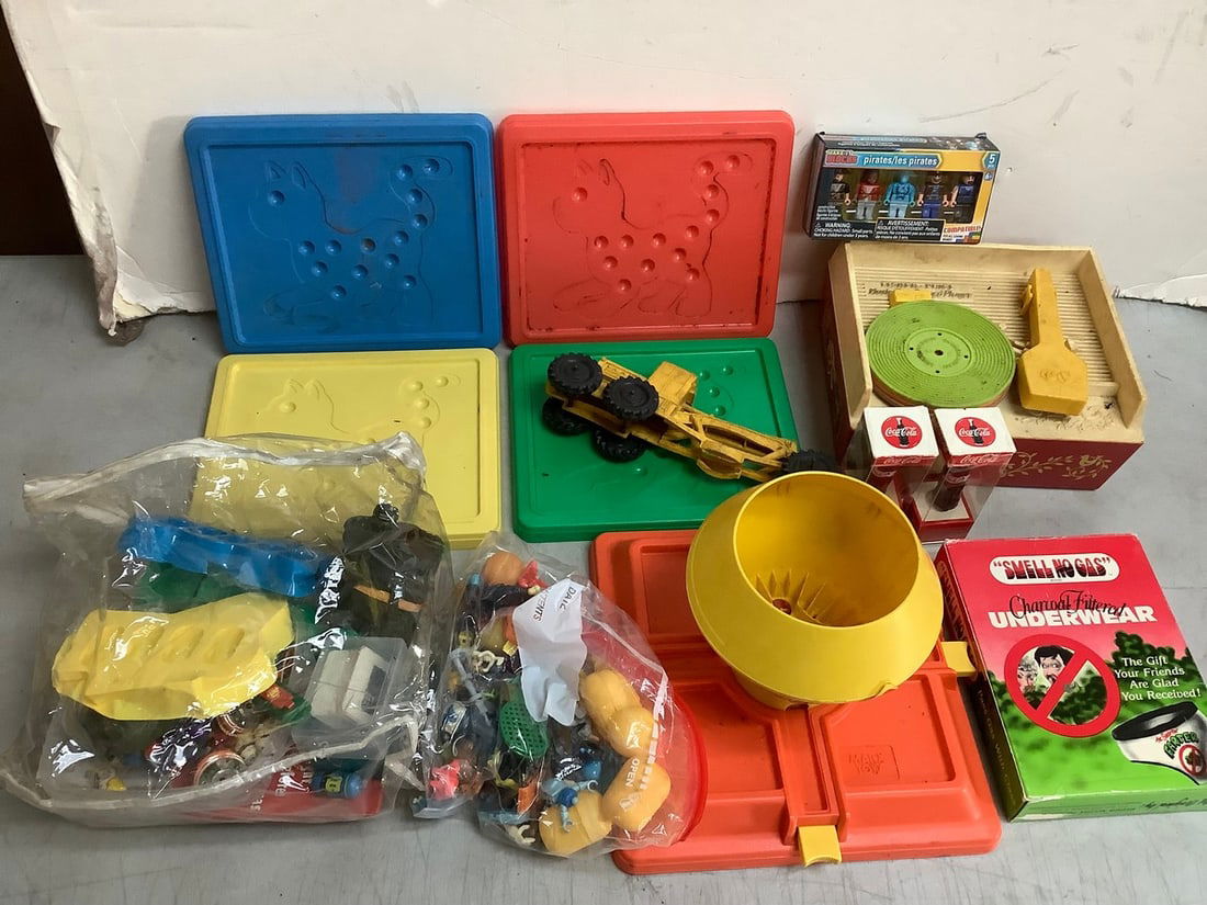 Fisherprice Music Box Record Player, Smell No Gas Filtered Underwear, Vintage Toys, Make it Blocks, (1 of 1)